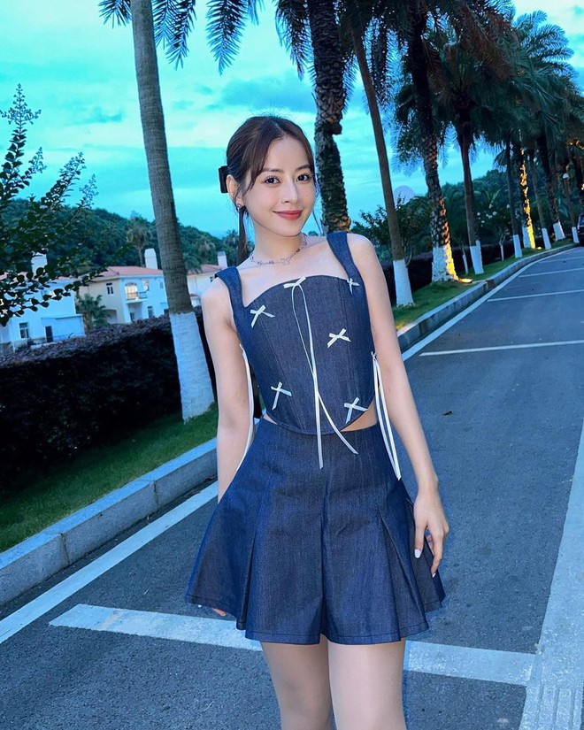 Chi Pu diện g&igrave; cũng được netizen Trung xin &ldquo;info&rdquo; tới tấp, soi ra to&agrave;n đồ local brand Việt chất lượng - Ảnh 1.