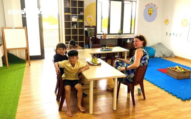 Trường quốc tế bị tố &ocirc;m 14 tỷ đ&oacute;ng cửa: 17 học sinh đến điểm trường mới - Ảnh 1.
