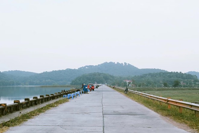 Phát hiện "hồ Tuyền Lâm thu nhỏ" ngay gần Hà Nội, không cần đi Đà Lạt, chỉ cần lái xe chưa đến 1 tiếng - Ảnh 6.