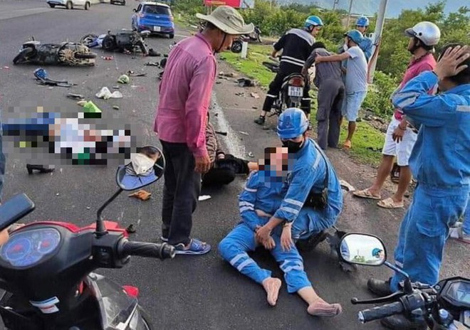 Người l&aacute;i &ocirc; t&ocirc; t&ocirc;ng h&agrave;ng loạt xe m&aacute;y đang chờ đ&egrave;n đỏ tại B&igrave;nh Thuận... mới 16 tuổi! - Ảnh 1.