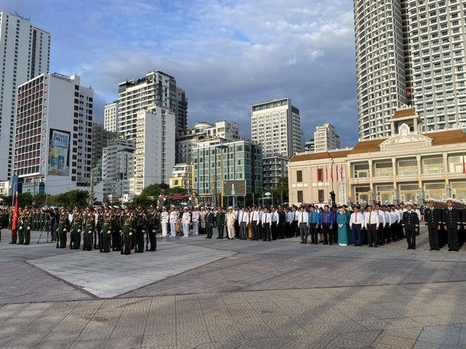 Thiêng liêng Lễ Thượng cờ Tổ quốc mừng Quốc khánh 2-9 tại Khánh Hòa - Ảnh 2.