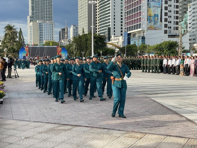 Thiêng liêng Lễ Thượng cờ Tổ quốc mừng Quốc khánh 2-9 tại Khánh Hòa - Ảnh 10.