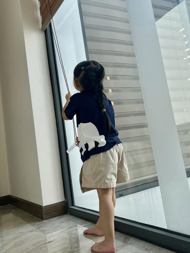 Loạt ảnh đ&aacute;ng y&ecirc;u của con g&aacute;i Cường Đ&ocirc; La - Đ&agrave;m Thu Trang trong ng&agrave;y nghỉ lễ - Ảnh 2.