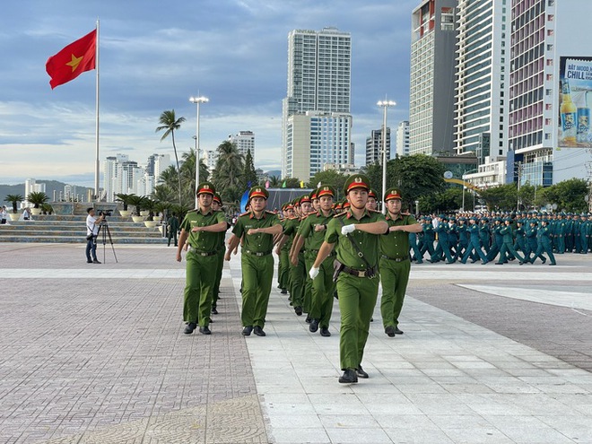 Thiêng liêng Lễ Thượng cờ Tổ quốc mừng Quốc khánh 2-9 tại Khánh Hòa - Ảnh 7.
