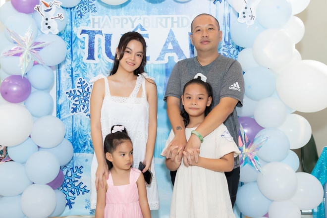 Nữ ca sĩ Vbiz chấm dứt mối tình gần 2 thập kỷ với ông bầu nổi tiếng, giờ có cuộc sống êm ấm bên bạn trai kém tuổi - Ảnh 3.