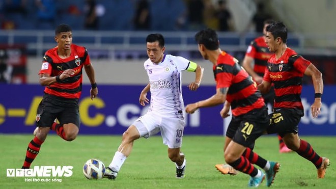 Thủng lưới 3 bàn trong 9 phút, Hà Nội FC thua đội bóng Hàn Quốc - Ảnh 1.