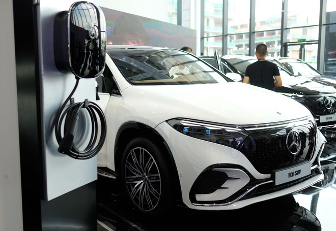 Cận cảnh 3 mẫu xe SUV thuần điện mới ra mắt của Mercedes-Benz tại Việt Nam: Bản cao nhất giá gần 5 tỷ đồng có gì hấp dẫn? - Ảnh 14.