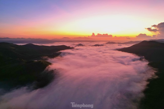 Săn mây trên đỉnh Phượng Hoàng - toạ độ check in sống ảo mới cực đẹp ở Quảng Ninh - Ảnh 5.