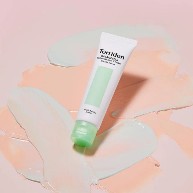 Lưu &yacute; khi d&ugrave;ng kem chống nắng cho n&agrave;ng c&ocirc;ng sở - Ảnh 2.