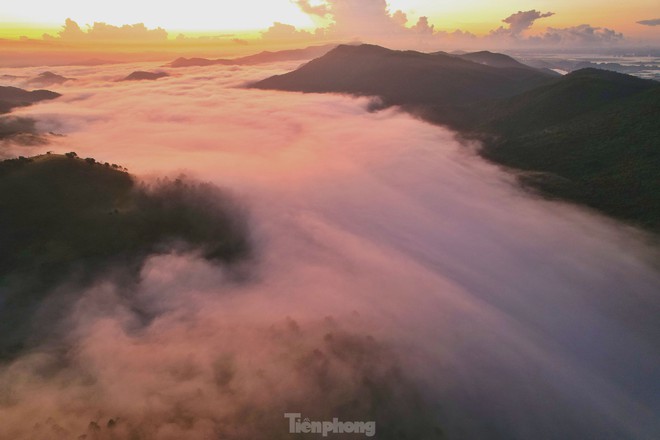 Săn mây trên đỉnh Phượng Hoàng - toạ độ check in sống ảo mới cực đẹp ở Quảng Ninh - Ảnh 11.