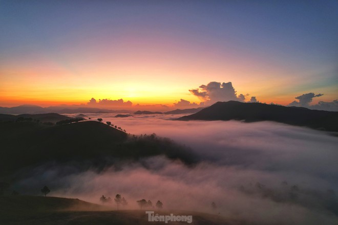 Săn mây trên đỉnh Phượng Hoàng - toạ độ check in sống ảo mới cực đẹp ở Quảng Ninh - Ảnh 9.