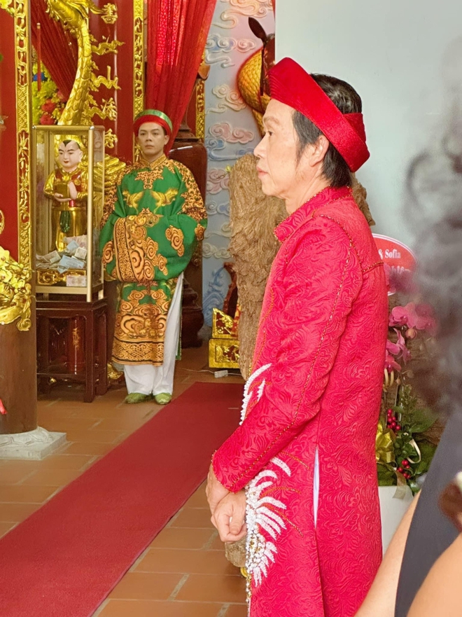 NS Hoài Linh lộ diện ở đền thờ Tổ 100 tỷ, Nam Thư cùng dàn sao tham dự ngày 1 giỗ Tổ ngành sân khấu - Ảnh 2.