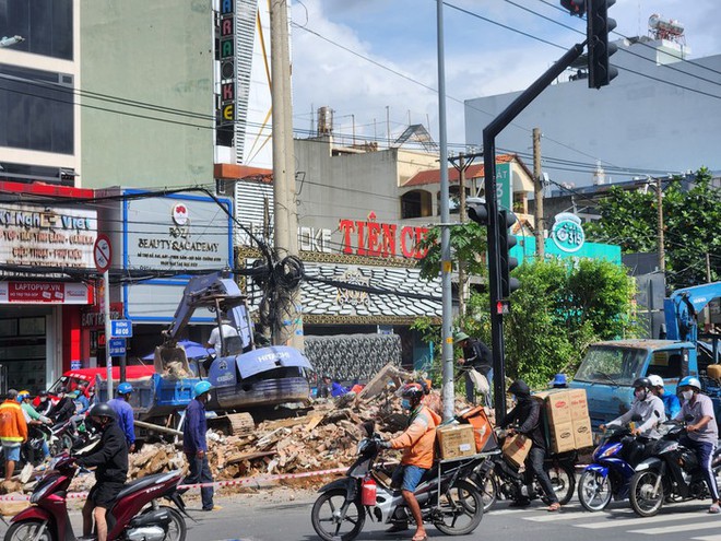 Căn nhà độc nhất với 4 mặt tiền ở TPHCM được tháo dỡ sau 10 năm - Ảnh 4.