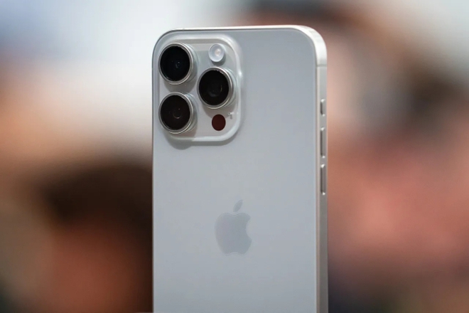 Apple lý giải chi tiết bí ẩn về iPhone 15 Pro Max - Ảnh 1.