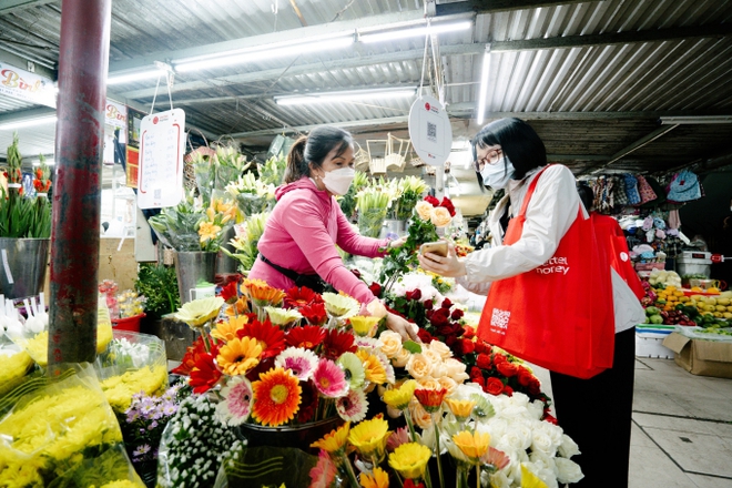 Sinh viên và lối sống không tiền mặt, ăn tô hủ tíu gõ gần nhà cũng chọn hình thức chuyển khoản - Ảnh 1.