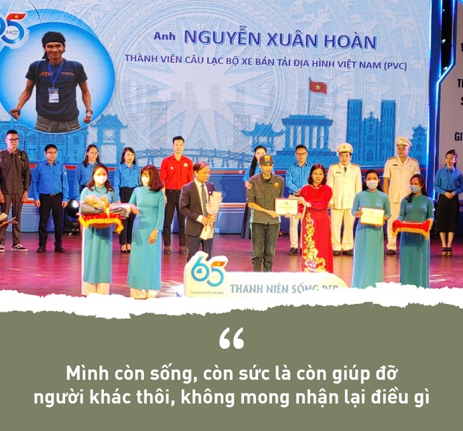 Ch&agrave;ng trai 7 năm mắc ung thư l&aacute;i h&agrave;ng trăm chuyến xe thiện nguyện: T&ocirc;i may mắn... chưa chết, vẫn c&ograve;n sức để gi&uacute;p đời - Ảnh 3.