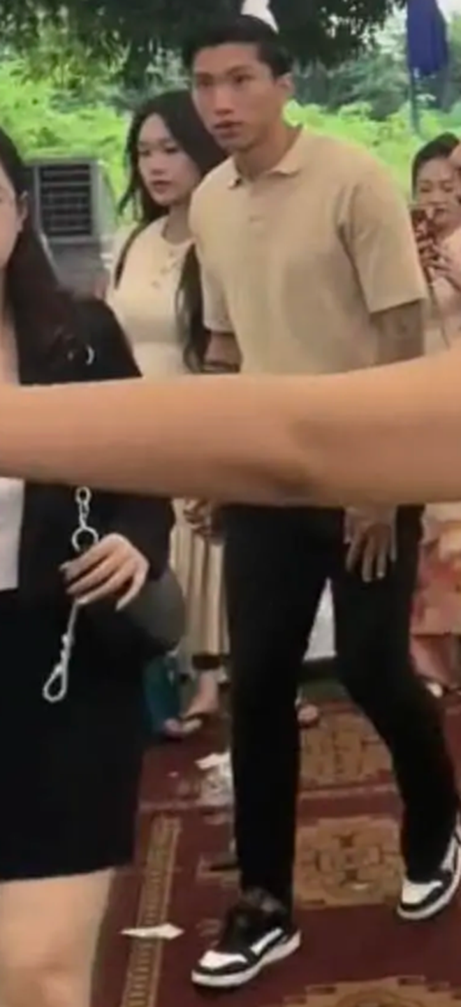 Hoà Minzy và Đình Trọng cùng dàn WAG Việt 'đọ sắc' tại lễ cưới, ai sẽ tỏa sáng hơn?