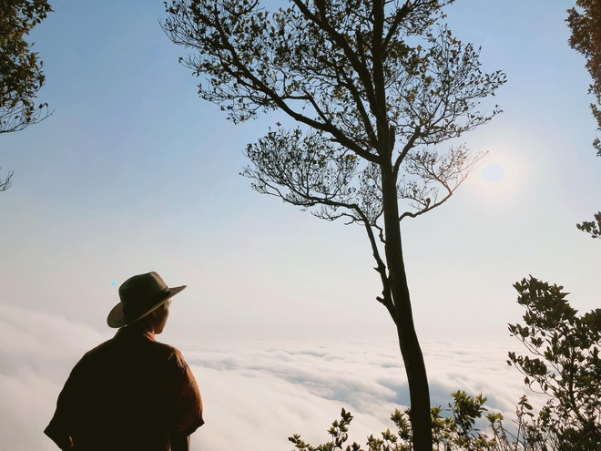 Không cần lên núi để săn mây, ngay gần Hà Nội có một địa điểm cực lý tưởng, chỉ mất hơn 1 tiếng lái xe  - Ảnh 5.