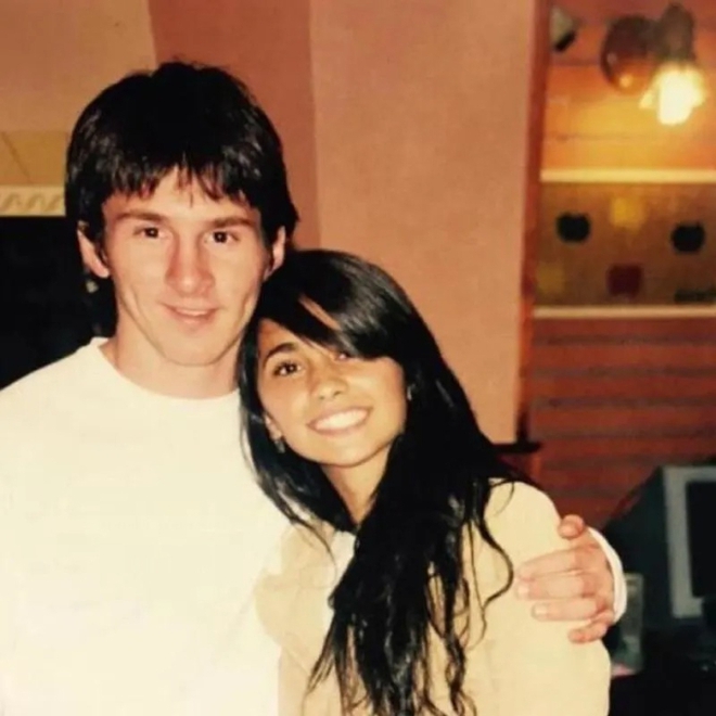 Sau 3 thập kỷ quen biết, Messi gửi lời từ đáy lòng đến bà xã Antonela: Cô ấy là tình yêu của cuộc đời tôi - Ảnh 2.