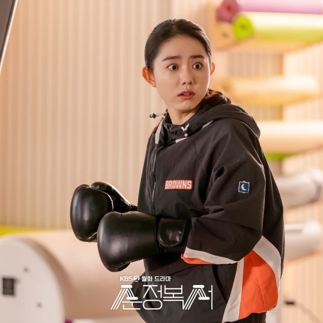 L&acirc;u lắm mới c&oacute; phim H&agrave;n nhận rating 0% d&ugrave; chiếu ở đ&agrave;i lớn, nữ ch&iacute;nh xấu lại th&ecirc;m kịch bản g&acirc;y buồn ngủ - Ảnh 5.