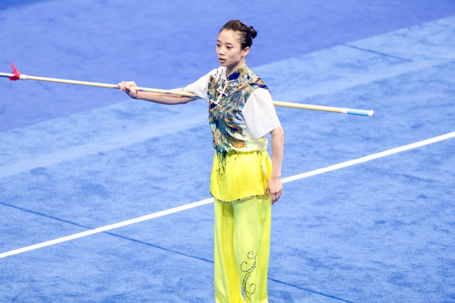 Ngọc nữ wushu Dương Thúy Vi biểu diễn với thần thái cực cuốn xuất sắc giành huy chương đồng ASIAD - Ảnh 2.