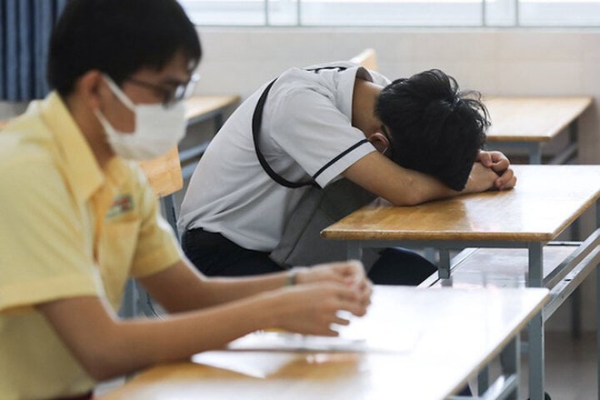 B&aacute;c sĩ, c&ocirc;ng nh&acirc;n được l&agrave;m th&ecirc;m, sao gi&aacute;o vi&ecirc;n dạy th&ecirc;m lại bị cấm? - Ảnh 2.