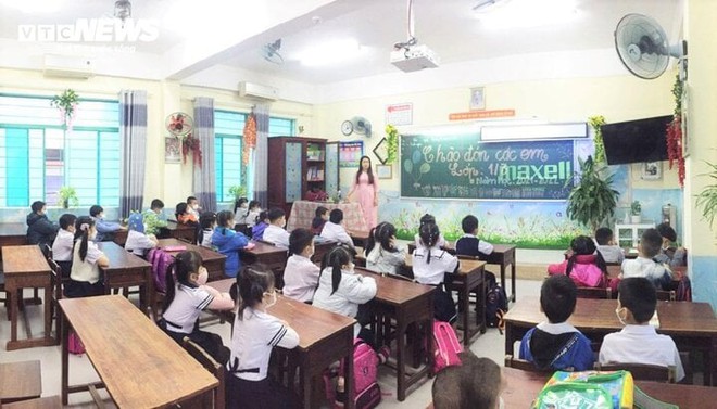 Đà Nẵng lên tiếng vụ ép học sinh cấp 1 học tiếng Anh với giáo viên nước ngoài - Ảnh 1.