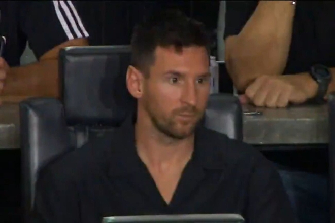 Messi lặng người nh&igrave;n đội nh&agrave; thua chung kết: Cậu ấy đ&atilde; trải qua đ&ecirc;m buồn nhất - Ảnh 3.