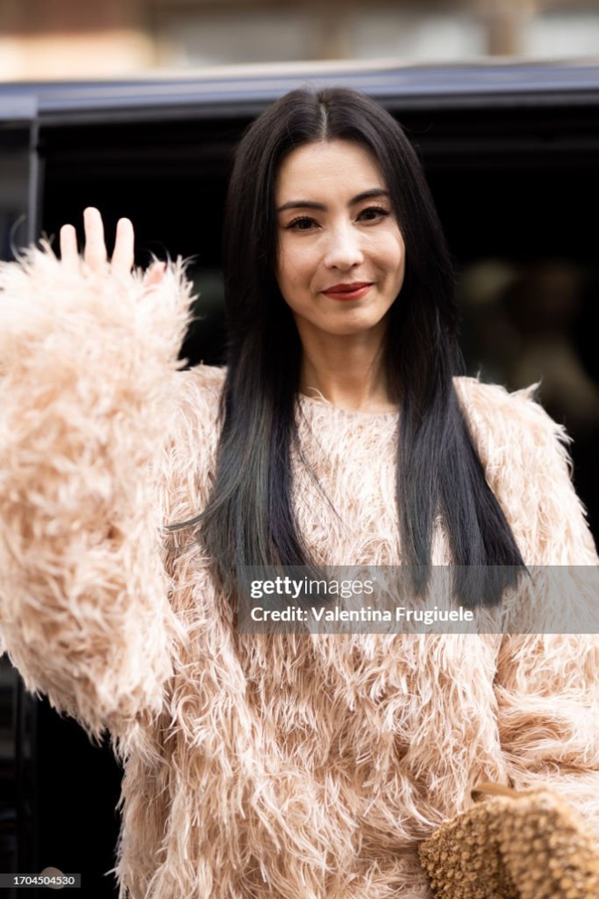 Trương Bá Chi tại Paris Fashion Week: Lên video rất xinh nhưng nhìn ảnh Getty Images lại hụt hẫng - Ảnh 4.