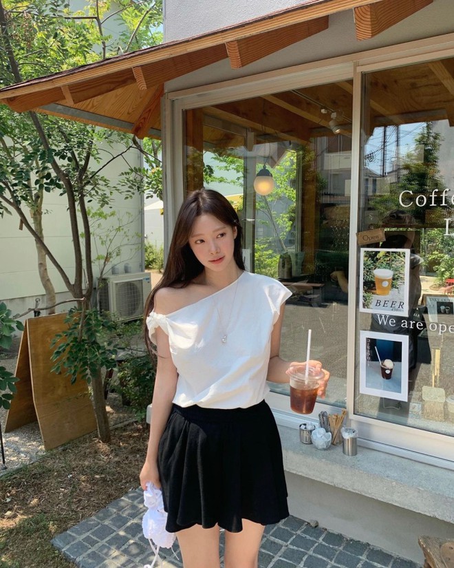 Nữ blogger người H&agrave;n ghi điểm với style tiểu thư s&agrave;nh điệu, diện đồ g&igrave; cũng sang ng&uacute;t ng&agrave;n - Ảnh 3.