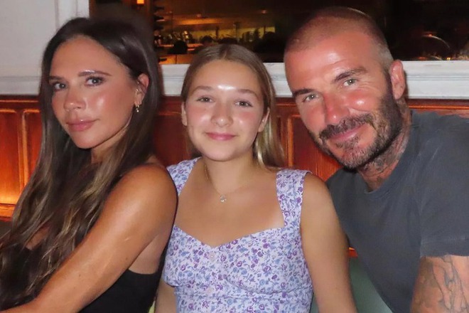 Vợ chồng David Beckham mừng sinh nhật con trai Romeo, chia sẻ khoảnh khắc gia đ&igrave;nh ấm &aacute;p - Ảnh 2.