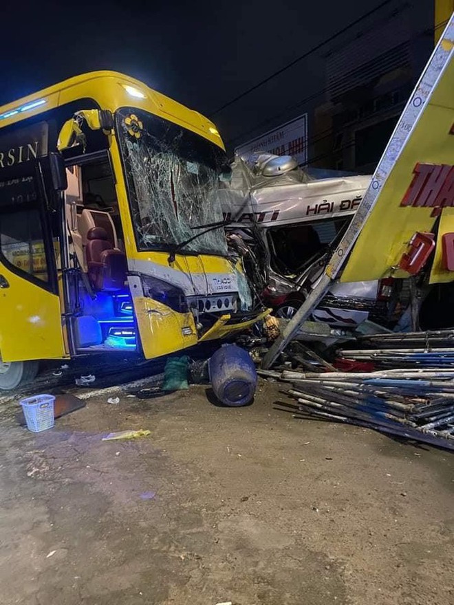 Vụ tai nạn kinh hoàng ở Đồng Nai làm 9 người thương vong: Tài xế xe khách Thành Bưởi vượt ẩu - Ảnh 2.