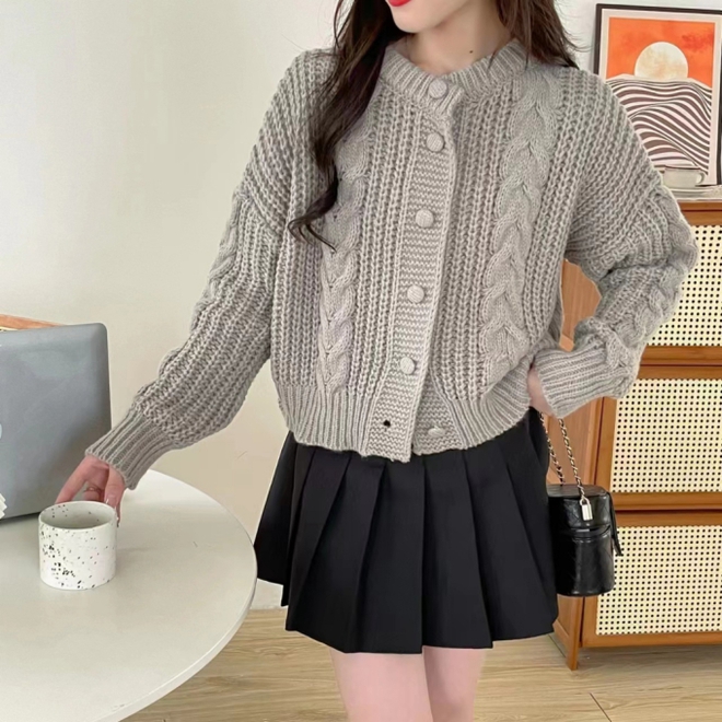 Kiểu &aacute;o b&agrave; ngoại khiến c&aacute;c chị em m&ecirc; mệt, biết c&aacute;ch diện kh&eacute;o l&eacute;o sẽ tr&ocirc;ng trẻ hơn gấp 10 lần - Ảnh 13.