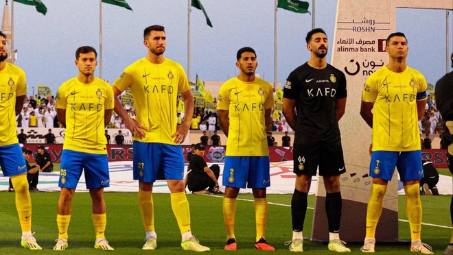Ronaldo vừa ghi bàn vừa kiến tạo, Al Nassr thắng kịch tính Al Taee - Ảnh 1.