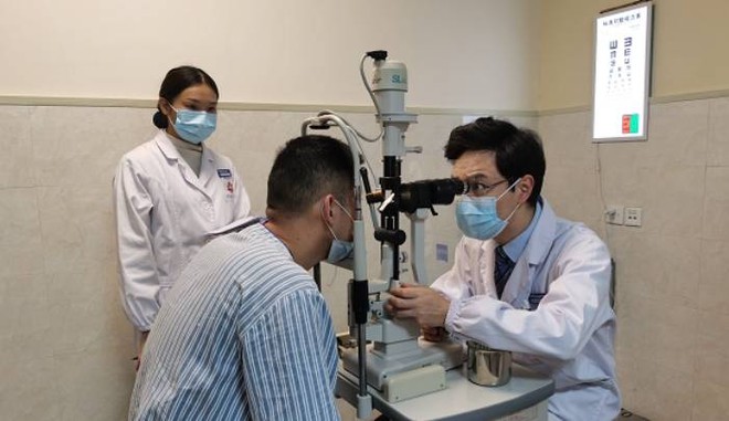 Người đàn ông 31 tuổi suýt bị mù vì món…