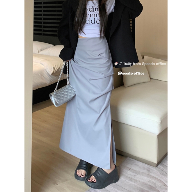 Gọi long skirt là chiếc váy được săn đón nhất mùa thu năm nay, cứ nhìn hội sành điệu từ châu Á đến trời Tây diện là biết độ hot - Ảnh 12.