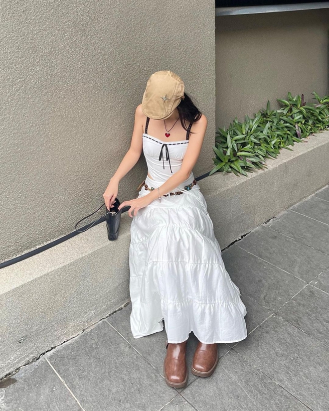 Gọi long skirt là chiếc váy được săn đón nhất mùa thu năm nay, cứ nhìn hội sành điệu từ châu Á đến trời Tây diện là biết độ hot - Ảnh 4.