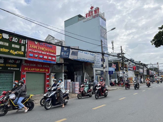 Vụ Người mẹ g&otilde; cửa từng nh&agrave; t&igrave;m nguy&ecirc;n nh&acirc;n c&aacute;i chết của con: T&igrave;nh tiết cần s&aacute;ng tỏ - Ảnh 1.