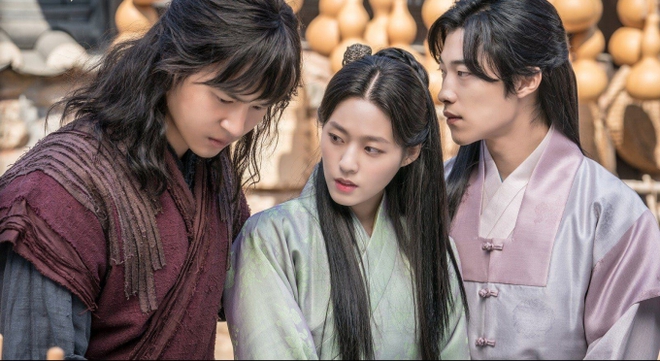 Loạt phim Hàn bị chê bai vì nhồi nhét chuyện tình nam nữ: Số 8 gây tranh cãi bởi trích đoạn cực nhạy cảm - Ảnh 8.