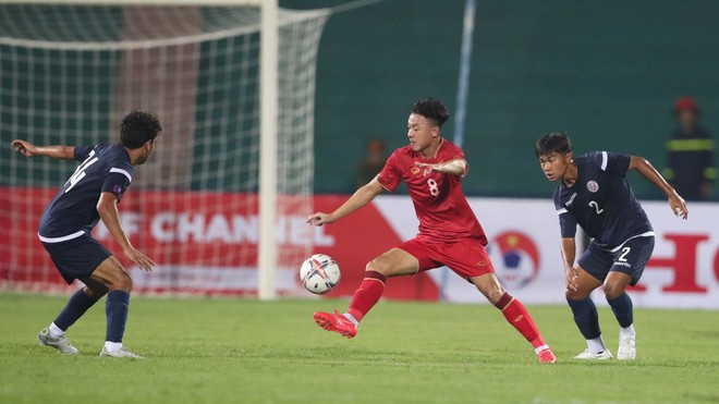 Tuyển thủ U23 Việt Nam ghi bàn thắng gửi tặng bạn gái - Ảnh 12.