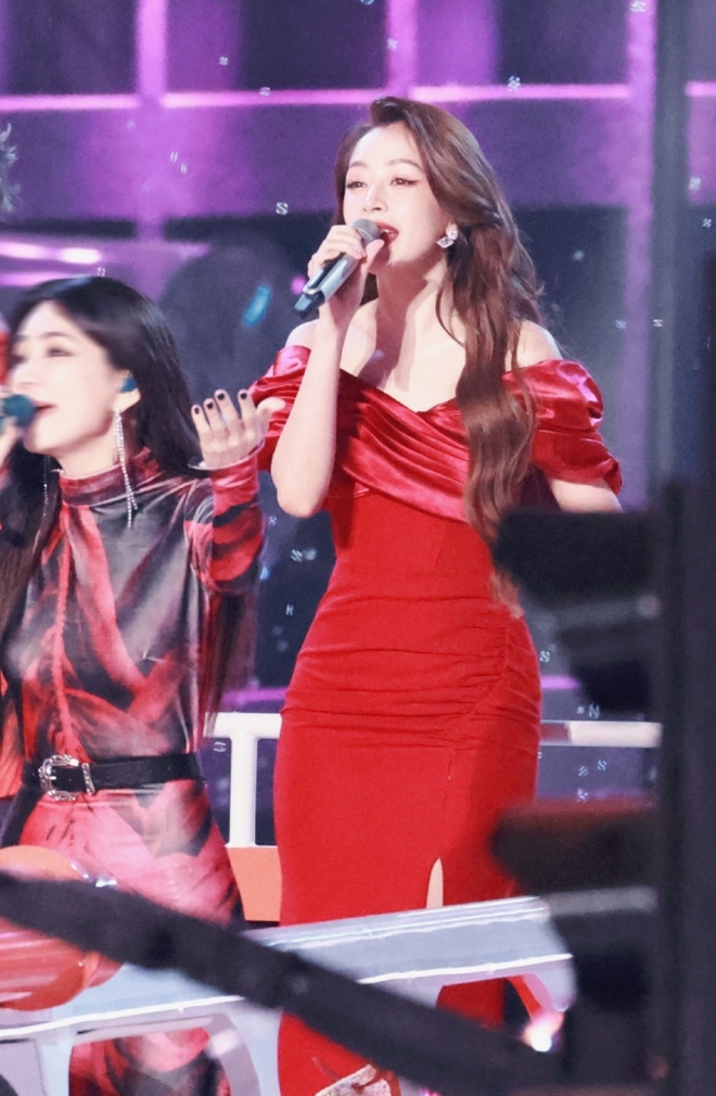 Chi Pu h&uacute;t hơn 3 triệu người xem tr&ecirc;n Weibo, được netizen Trung Quốc khen visual đẹp nức l&ograve;ng - Ảnh 7.