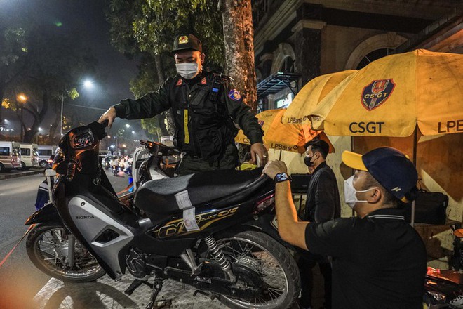 H&agrave; Nội: H&agrave;ng loạt thanh thiếu ni&ecirc;n bị tổ c&ocirc;ng t&aacute;c 141 xử l&yacute; trong đ&ecirc;m Countdown - Ảnh 18.