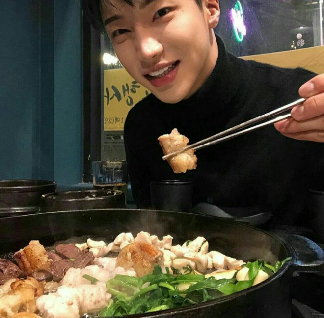 Nam giới sống l&acirc;u thường hội đủ 4 điểm n&agrave;y, nếu chiếm được nhiều hơn ba điểm th&igrave; c&atilde;ng rất đ&aacute;ng ganh tị - Ảnh 1.