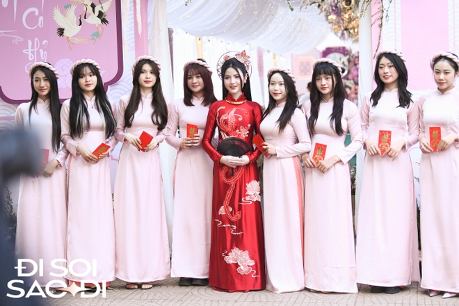 Chu Thanh Huyền hạnh ph&uacute;c b&ecirc;n mẹ, bố vợ tất bật chuẩn bị đ&oacute;n con rể qu&yacute; - Quang Hải - Ảnh 6.