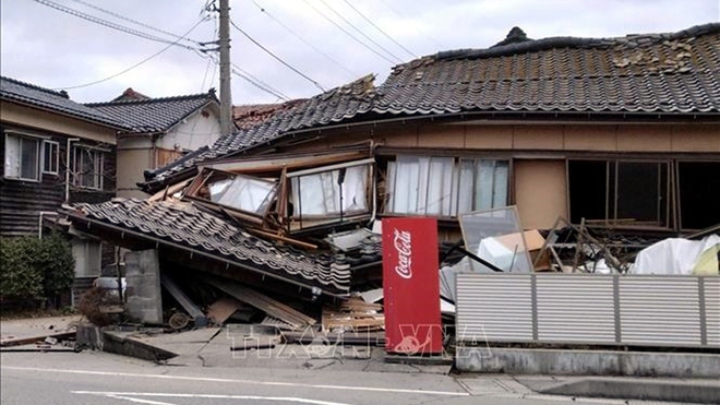 Nhật Bản sơ tán hơn 51.000 người trong khu vực chịu ảnh hưởng động đất - Ảnh 1.