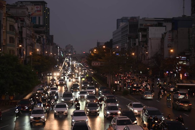 Cuối kỳ nghỉ Tết Dương lịch, d&ograve;ng xe lại hối hả quay về Thủ đ&ocirc; - Ảnh 8.