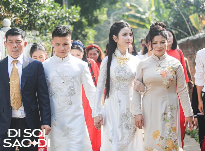 To&agrave;n cảnh lễ ăn hỏi v&agrave; đ&oacute;n d&acirc;u của Quang Hải - Chu Thanh Huyền: Visual c&ocirc; d&acirc;u ch&uacute; rể s&aacute;ng bừng - Ảnh 10.