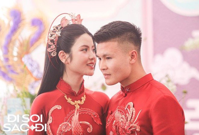 To&agrave;n cảnh lễ ăn hỏi v&agrave; đ&oacute;n d&acirc;u của Quang Hải - Chu Thanh Huyền: Visual c&ocirc; d&acirc;u ch&uacute; rể s&aacute;ng bừng - Ảnh 9.