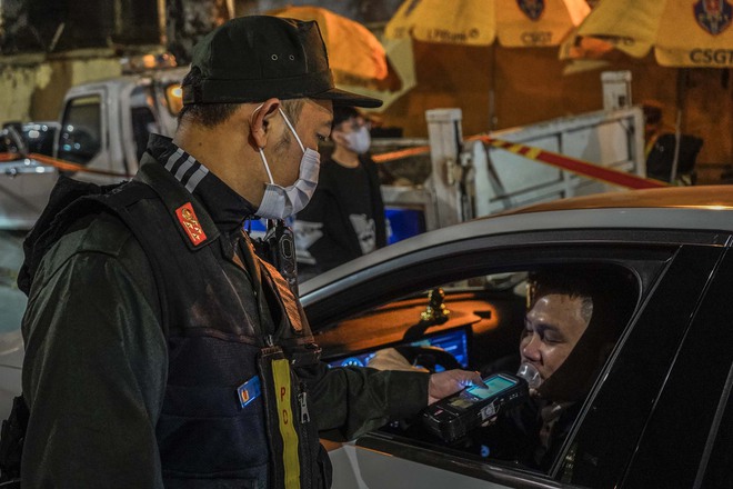 H&agrave; Nội: H&agrave;ng loạt thanh thiếu ni&ecirc;n bị tổ c&ocirc;ng t&aacute;c 141 xử l&yacute; trong đ&ecirc;m Countdown - Ảnh 14.