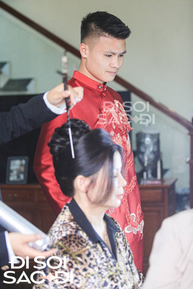 Quang Hải mặc &aacute;o d&agrave;i bảnh bao l&ecirc;n đường ăn hỏi Chu Thanh Huyền, sẵn s&agrave;ng cho gi&acirc;y ph&uacute;t quan trọng bậc nhất cuộc đời - Ảnh 3.
